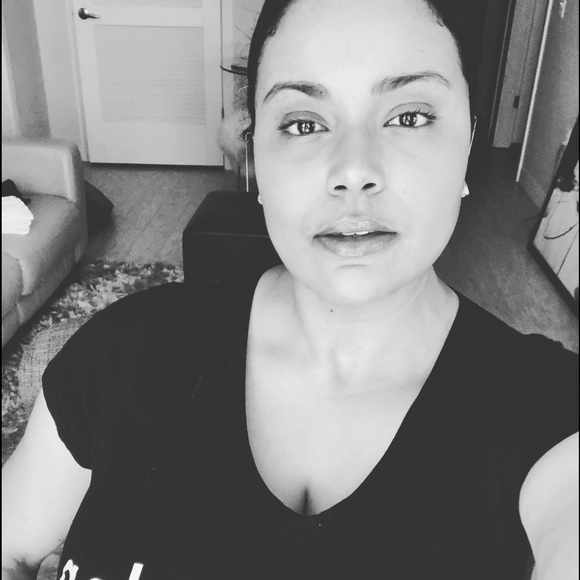 Meet your Posher, Kim - Picture 2 of 2